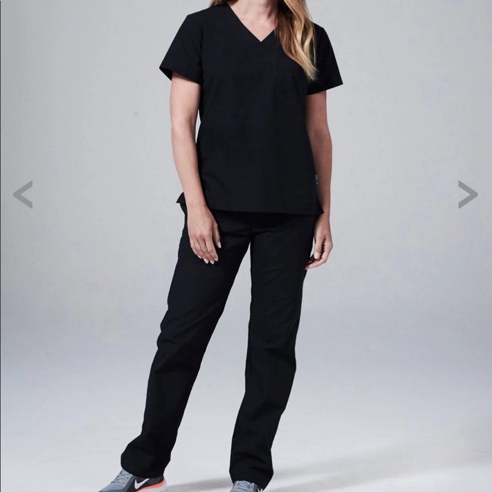 Medelita classic women’s scrub pants - NWT M